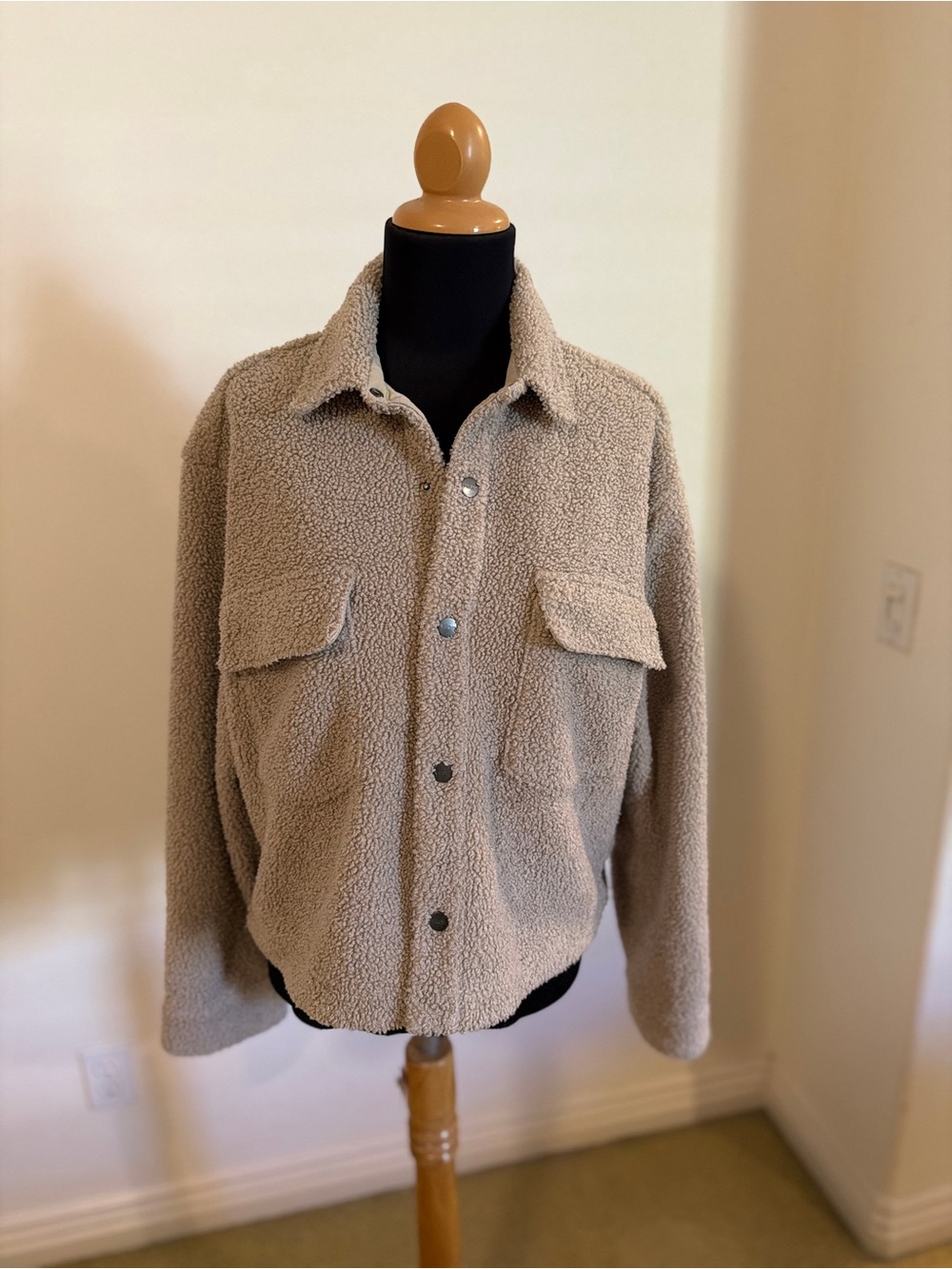 Vuori Women’s Taupe Sherpa Utility Jacket